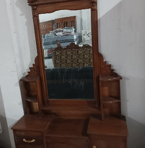 Bupet Rias / Meja Rias